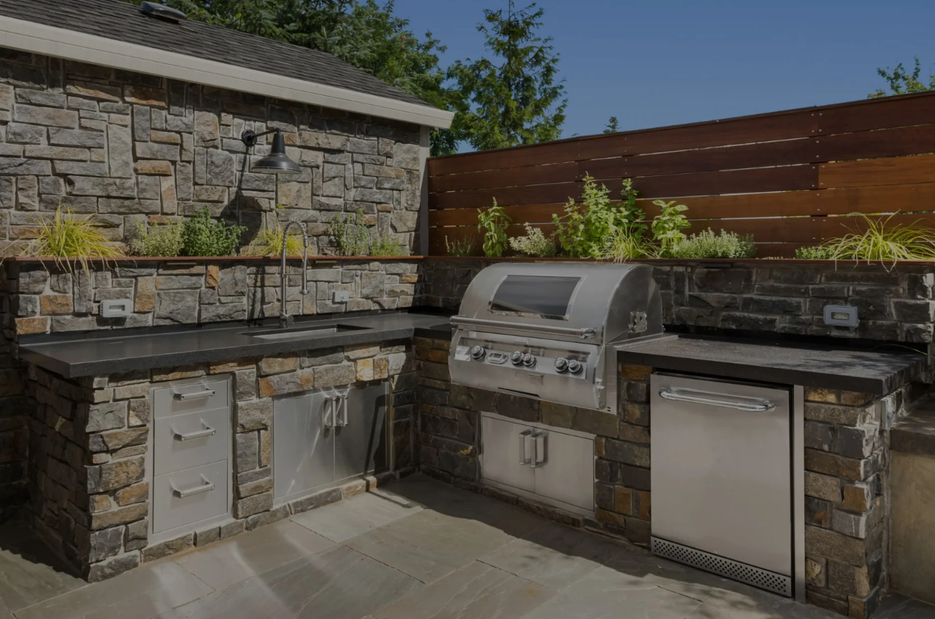 Custom Build Outdoor Kitchens
